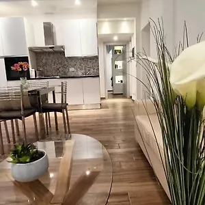  Apartment Casa Mia Metro A 100mt