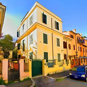 بيت شباب Luzzatti, روما